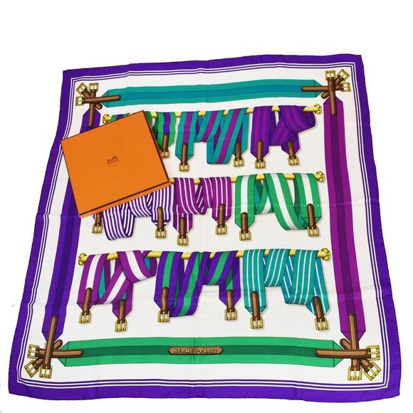 HERMES Carre 90 Scarves - Picture 2 of 14
